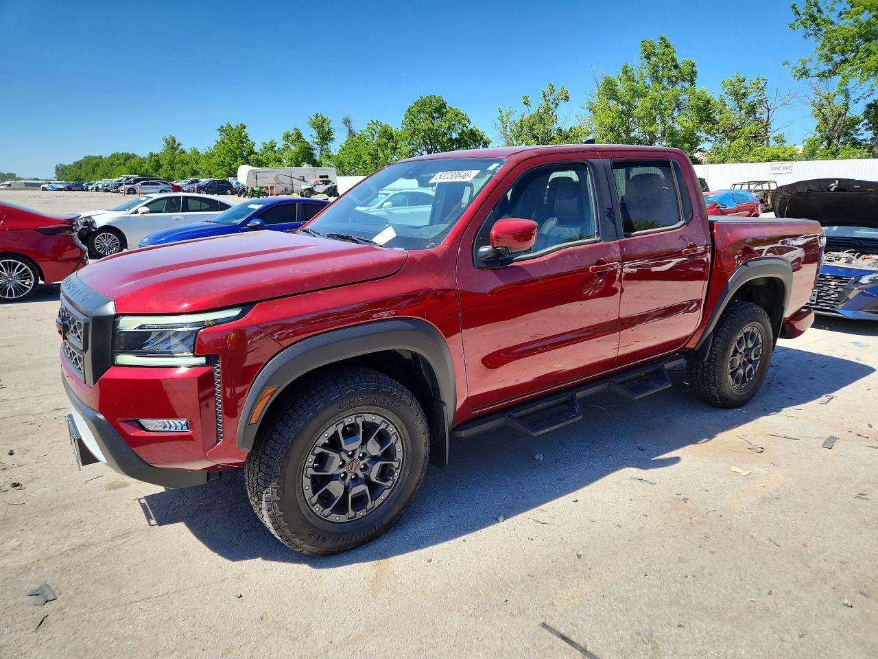 Salvage Nissan Frontier Image
