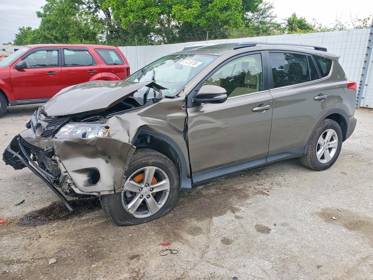 Salvage Toyota RAV4 Image