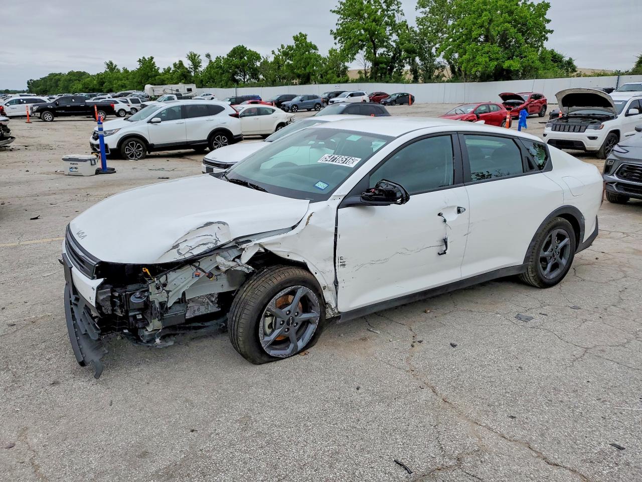 Salvage Kia K4 Image
