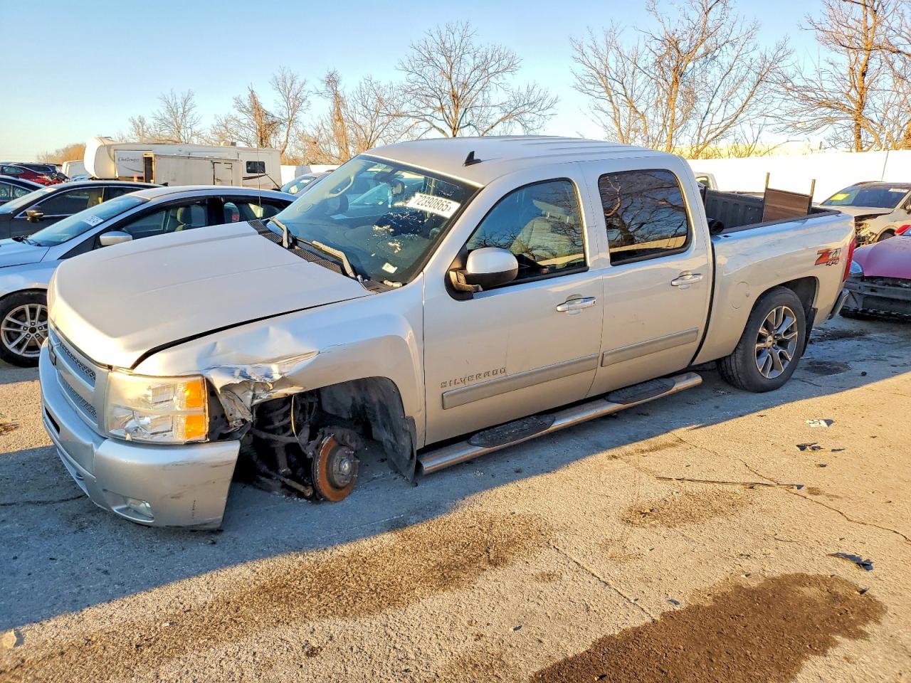 Salvage Chevrolet Silverado Image