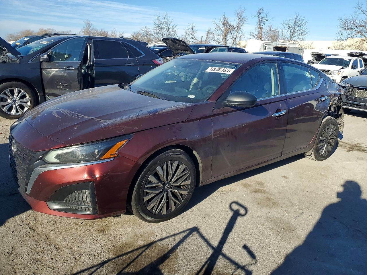 Salvage Nissan Altima Image