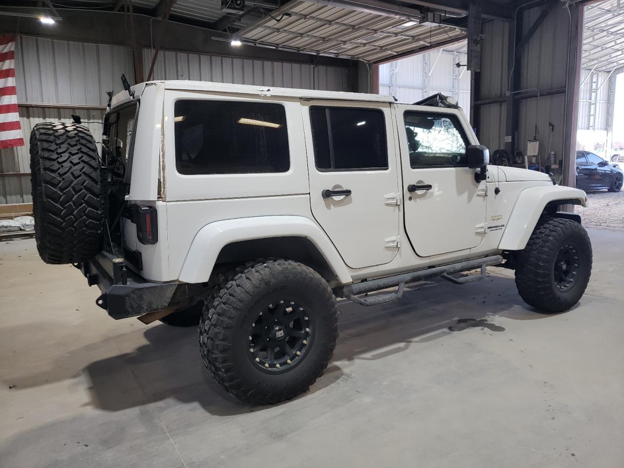 Jeep Wrangler Sahara