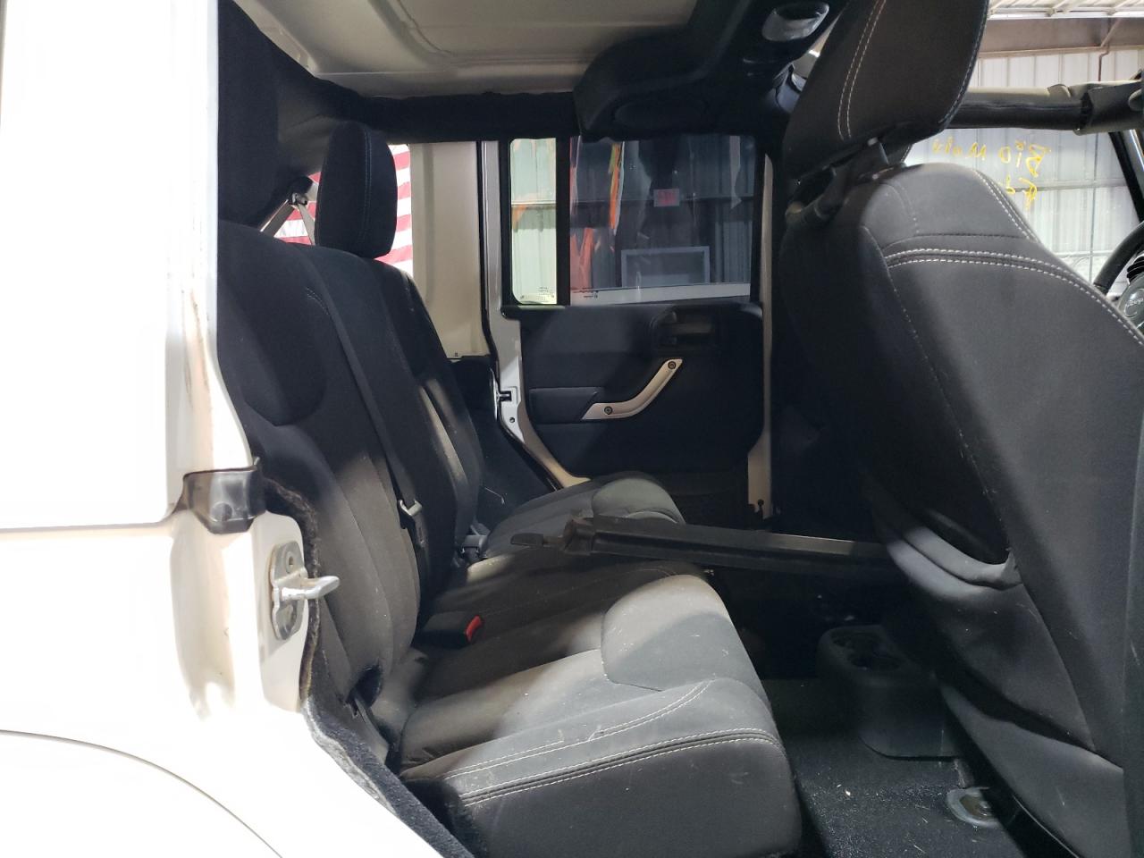 Jeep Wrangler Sahara