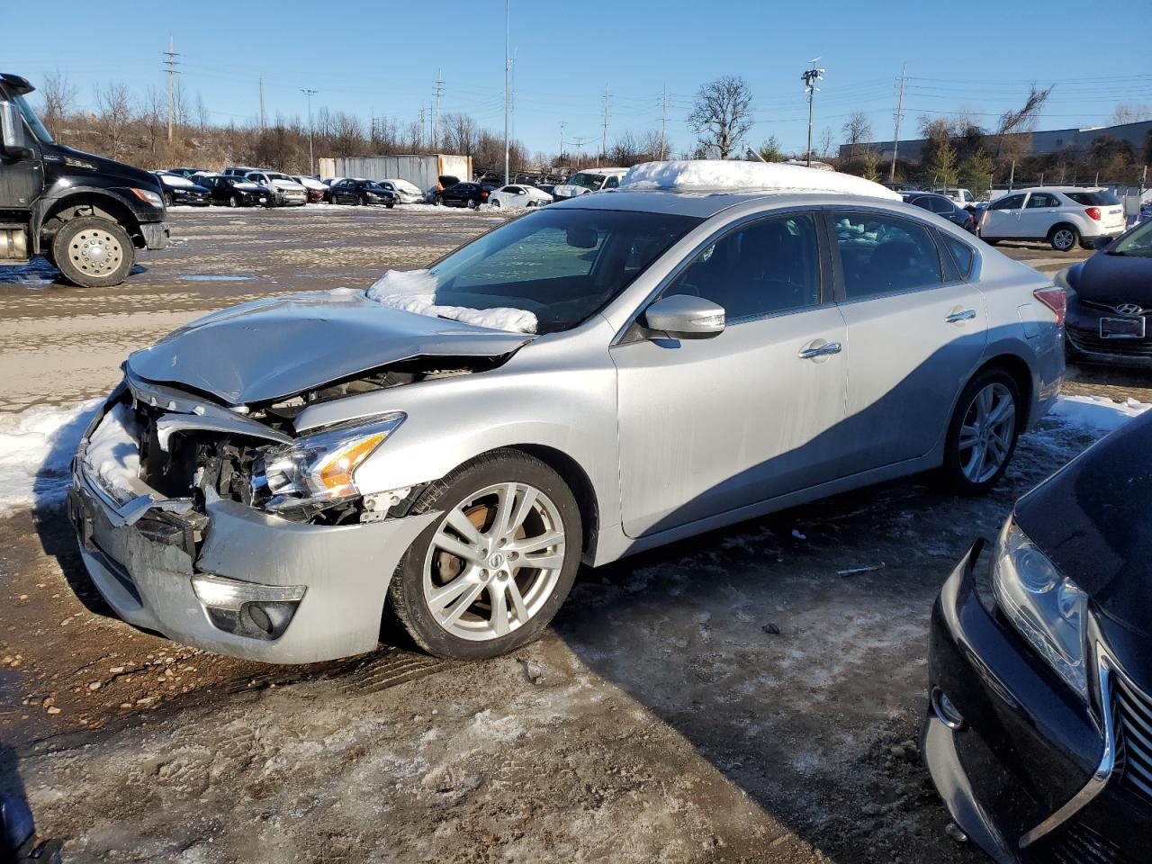 Salvage Nissan Altima Image
