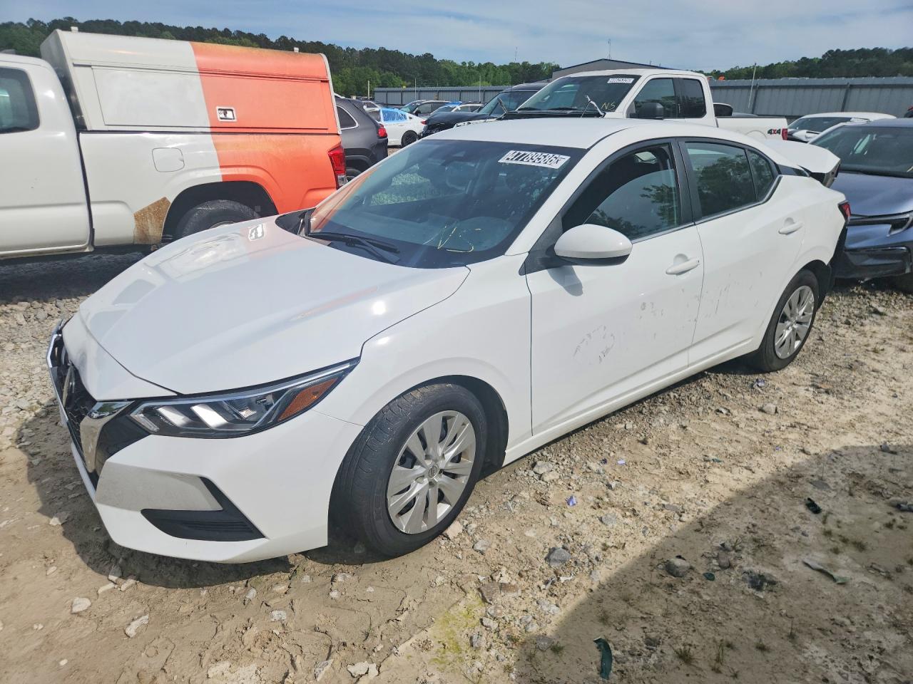 Salvage Nissan Sentra Image