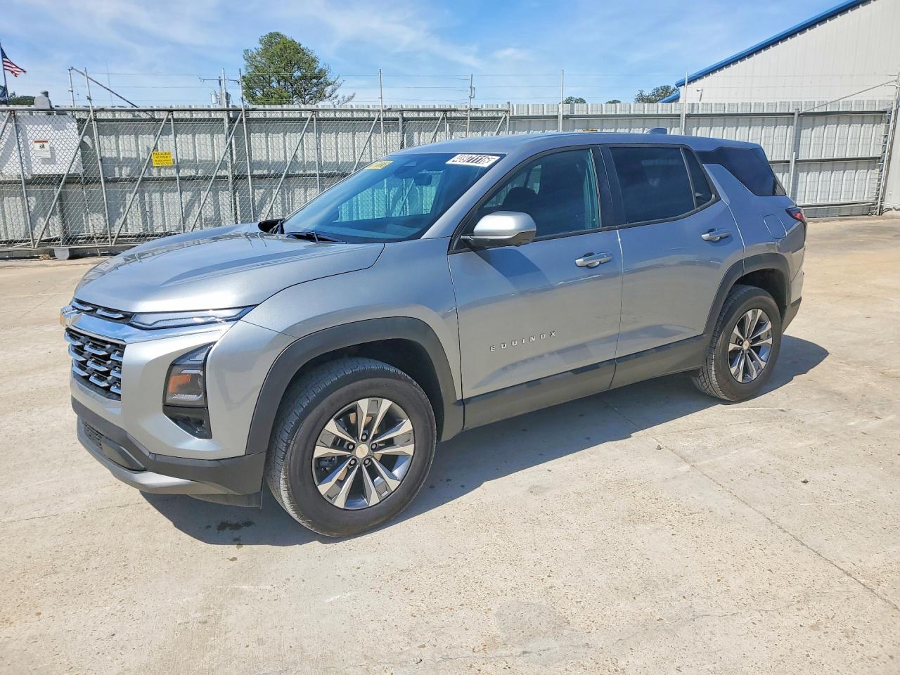 Salvage Chevrolet Equinox Image