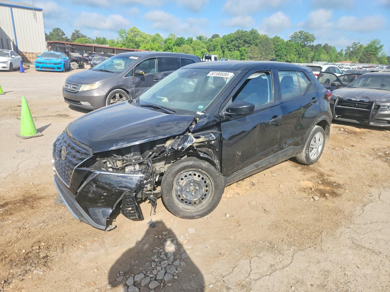 Salvage Nissan Kicks Image