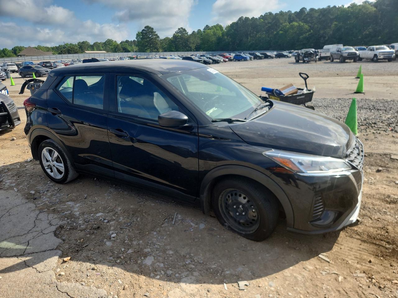 Nissan Kicks S