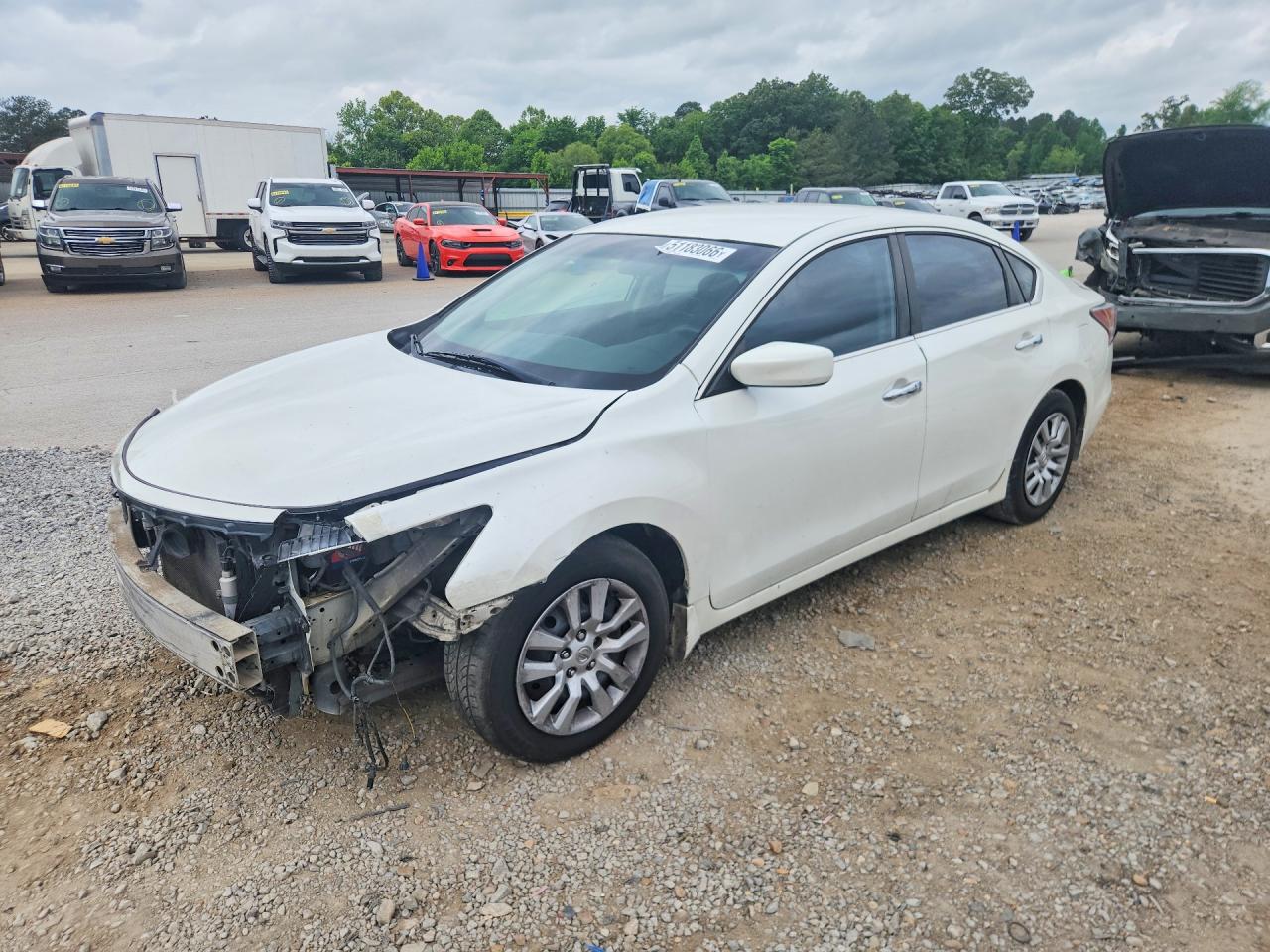 Salvage Nissan Altima Image