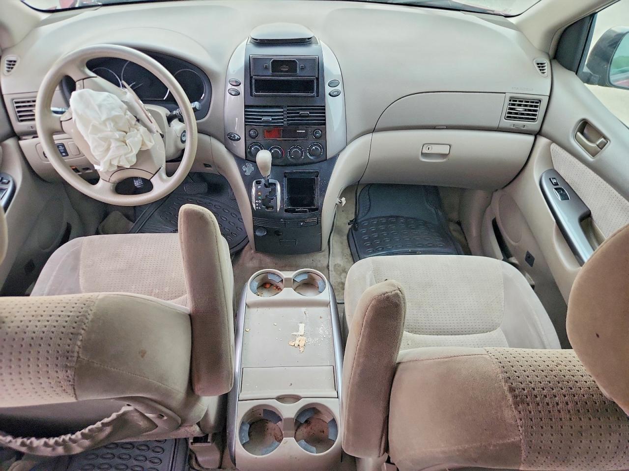 Toyota Sienna Le 7-passenger