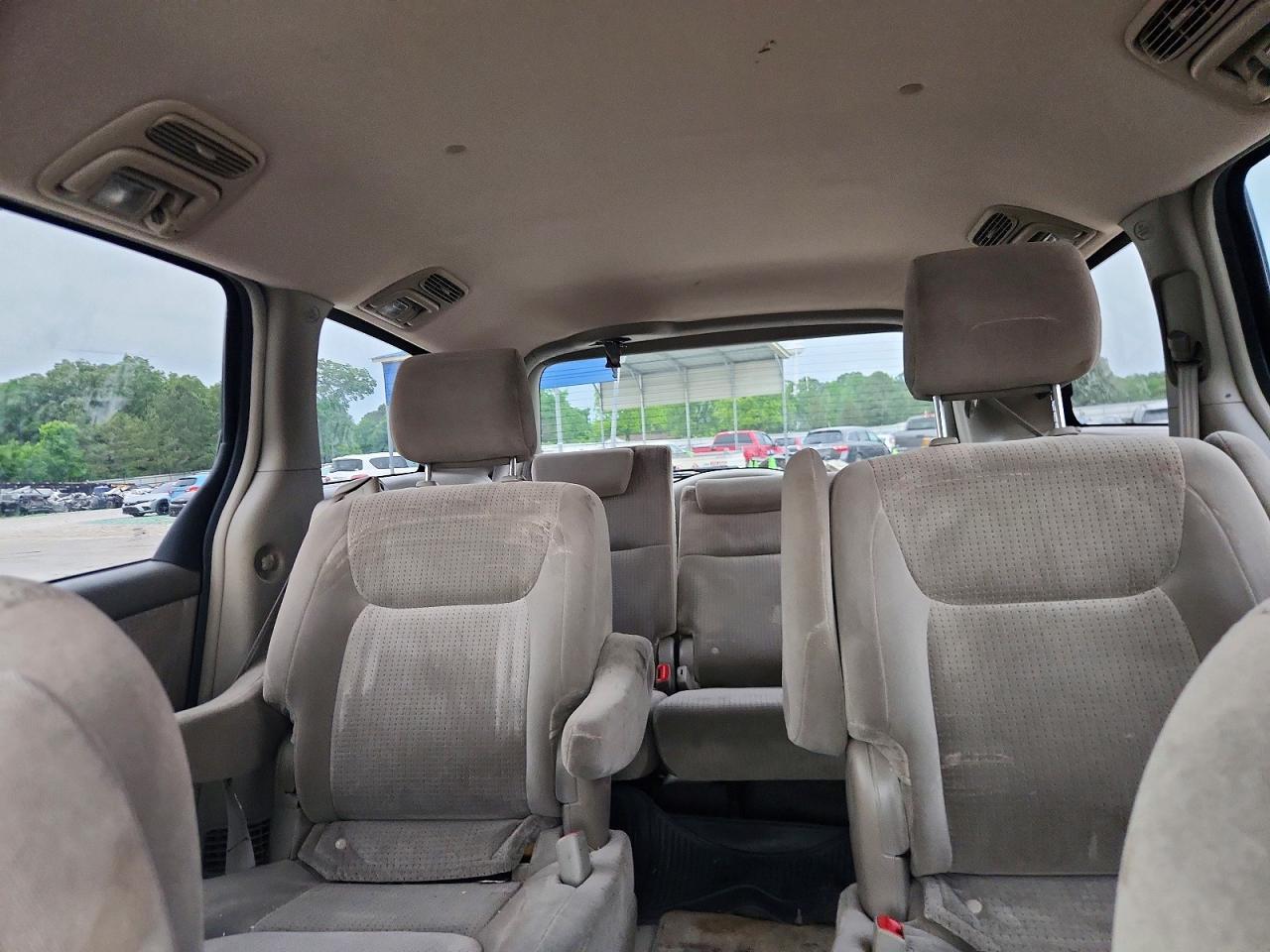 Toyota Sienna Le 7-passenger