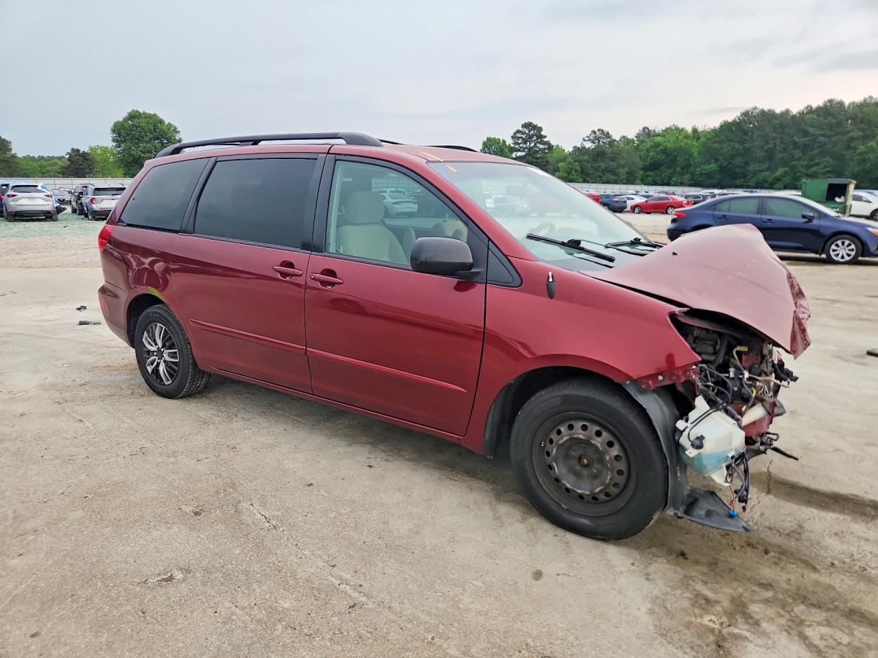 Toyota Sienna Le 7-passenger