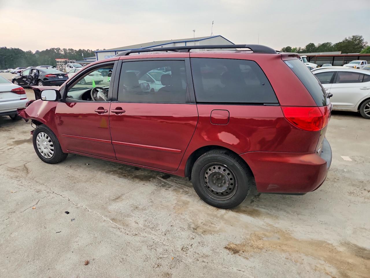 Toyota Sienna Le 7-passenger