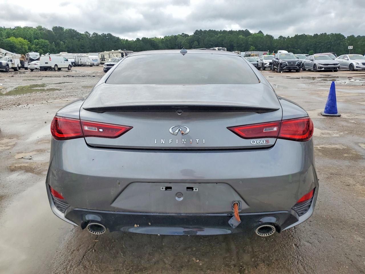 INFINITI Q60 Red Sport 400