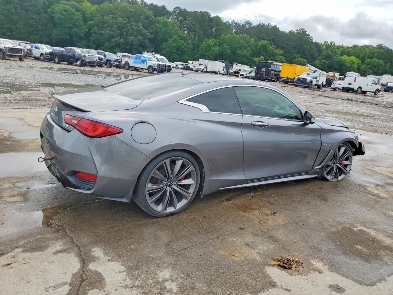 INFINITI Q60 Red Sport 400