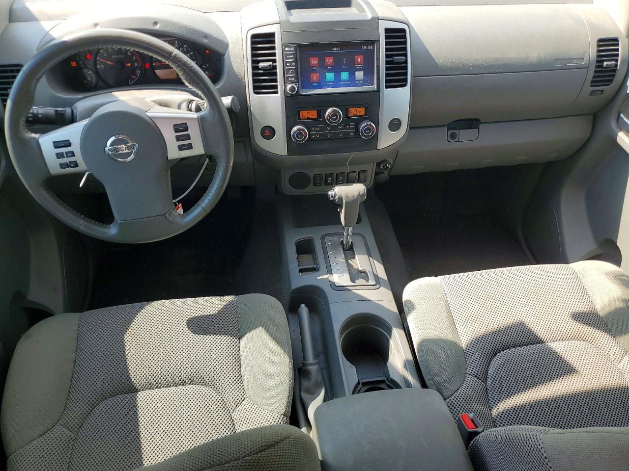Nissan Frontier Sv
