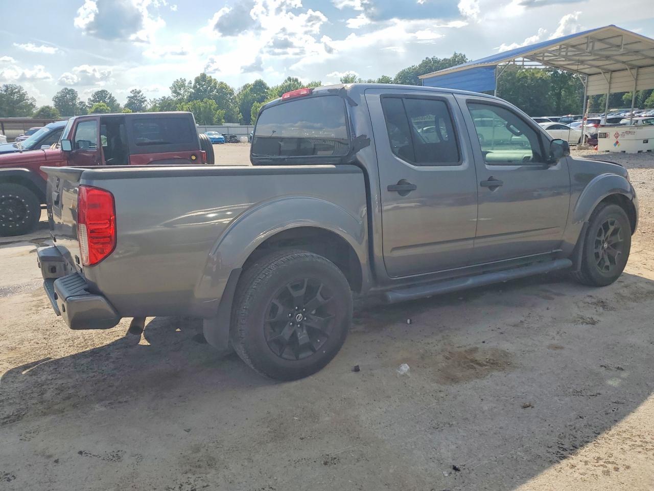 Nissan Frontier Sv