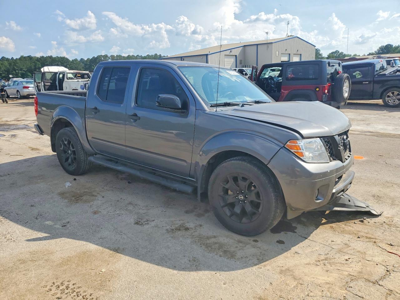 Nissan Frontier Sv