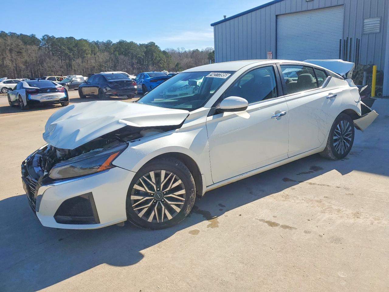 Salvage Nissan Altima Image