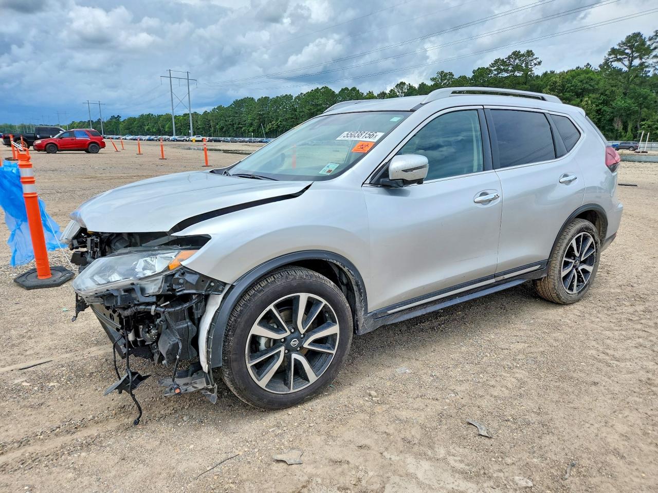 Salvage Nissan Rogue Image