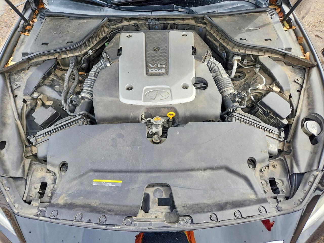 INFINITI Q50 Premium