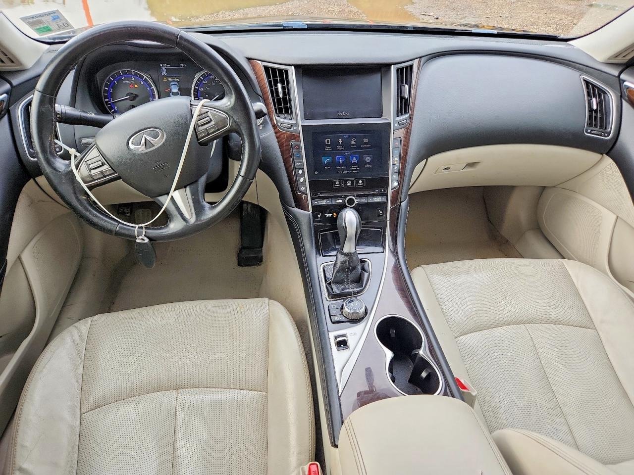 INFINITI Q50 Premium