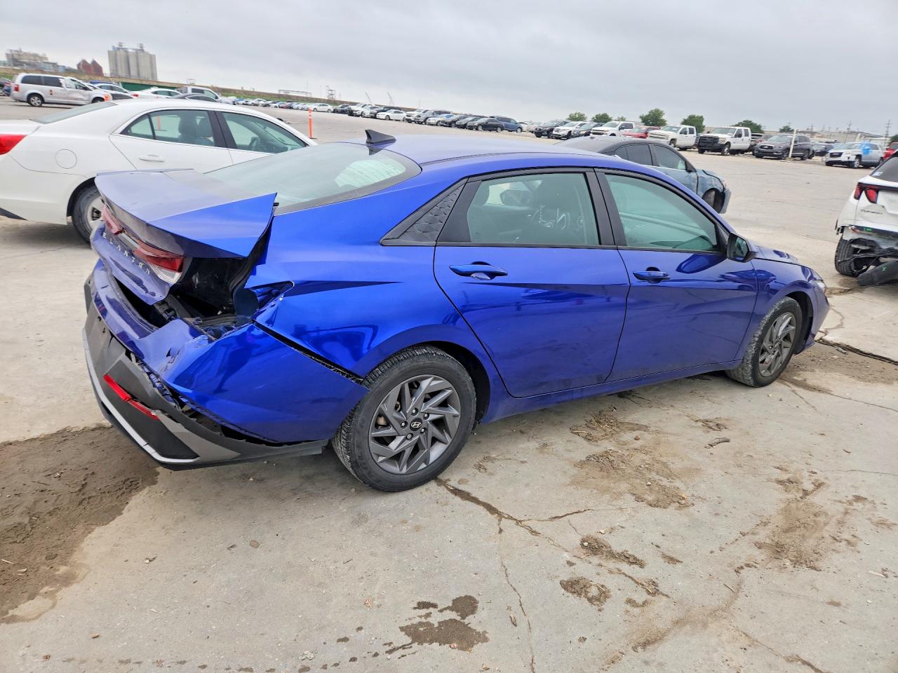 Hyundai ELANTRA Sel