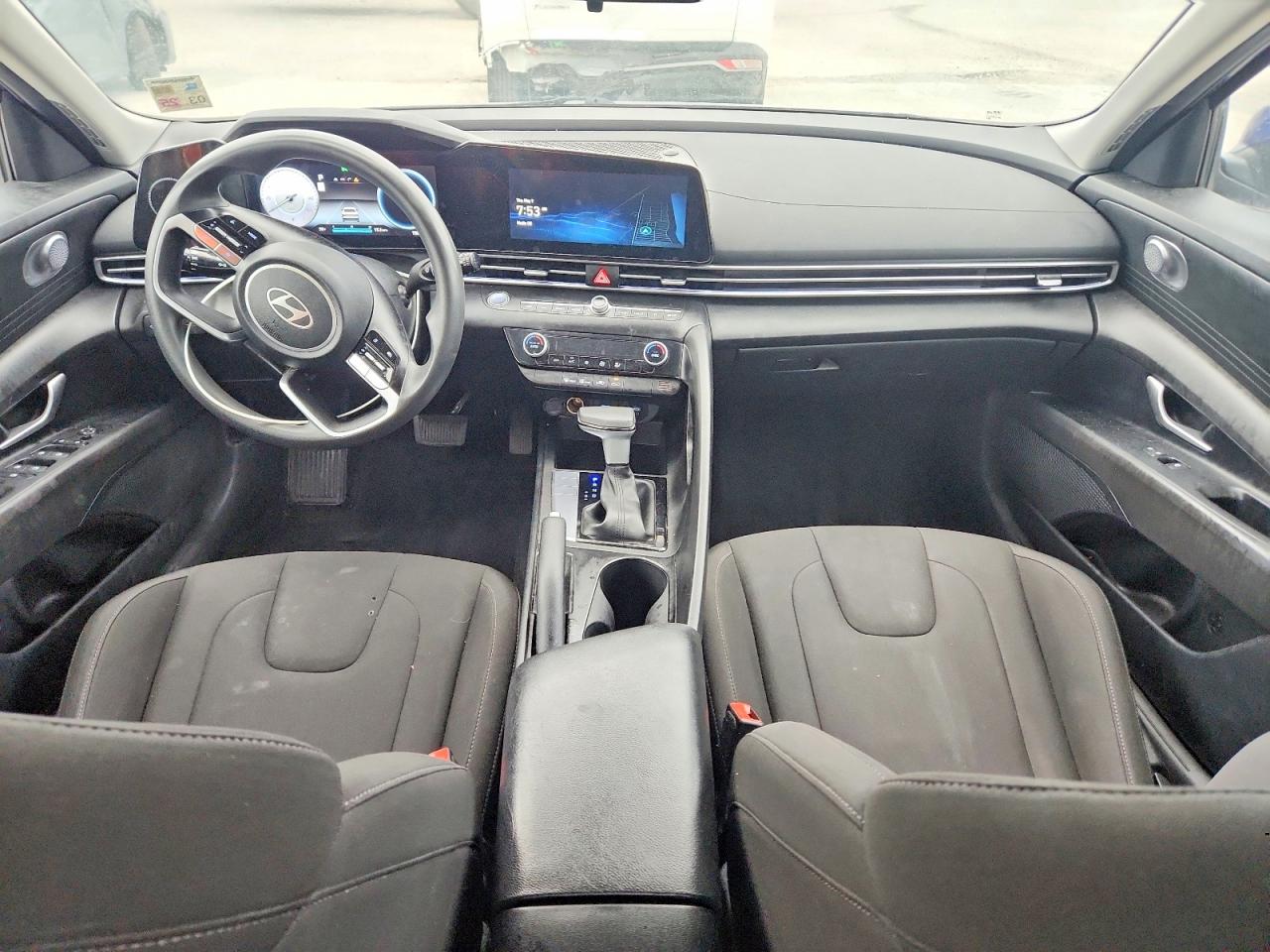Hyundai ELANTRA Sel