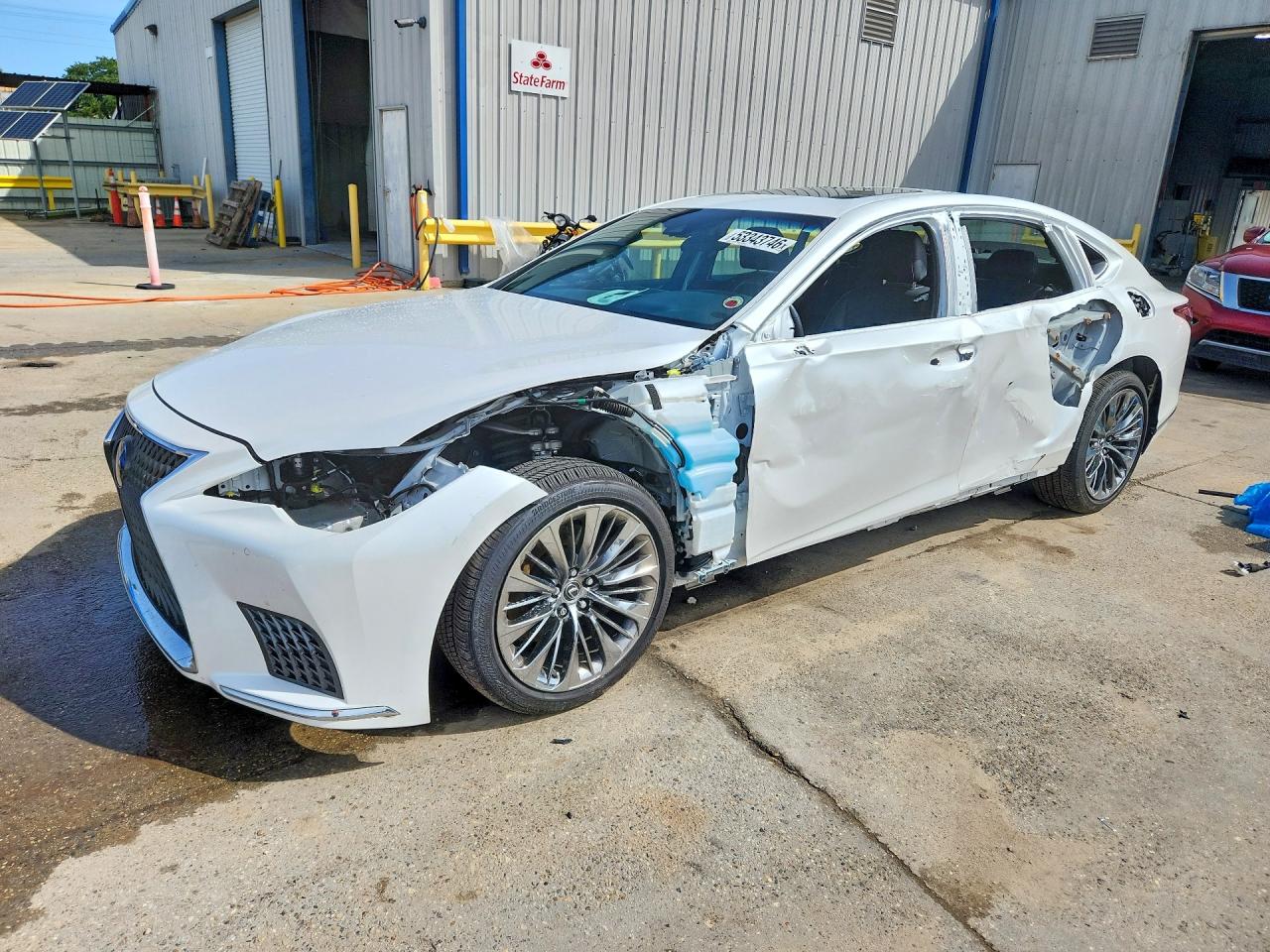 Salvage Lexus LS Image