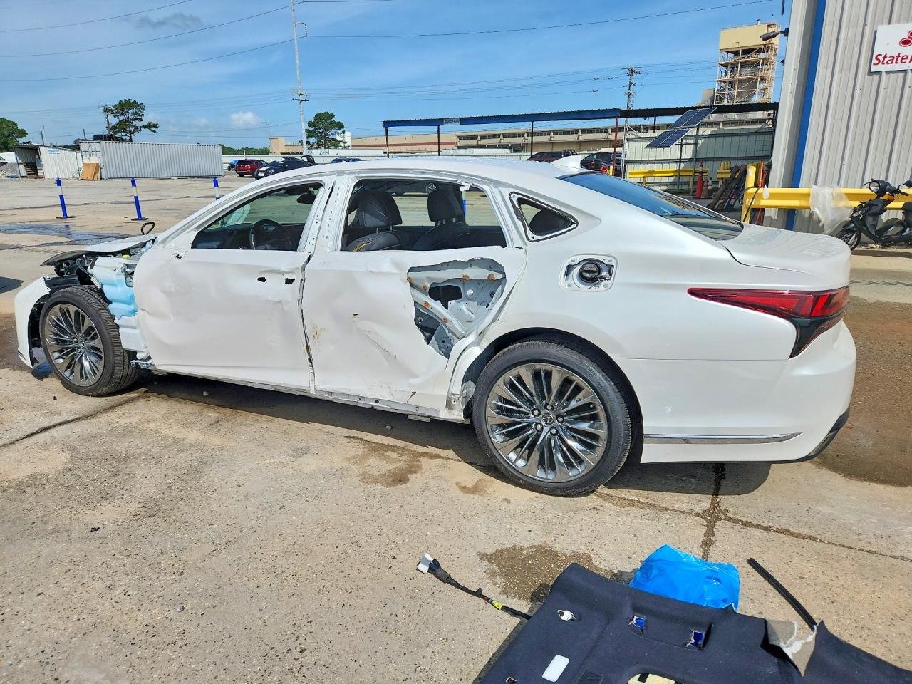Lexus LS Base