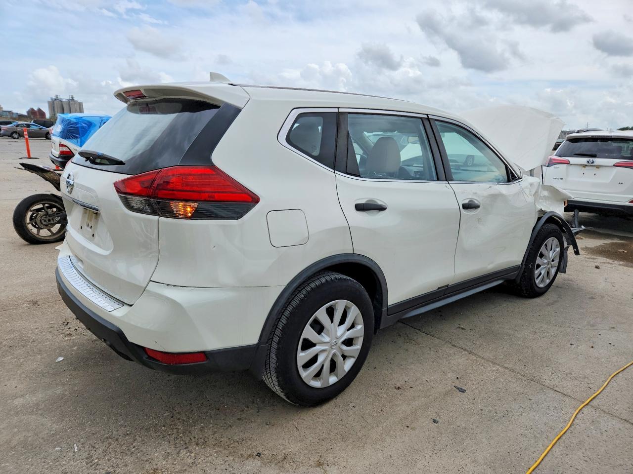 Nissan Rogue S