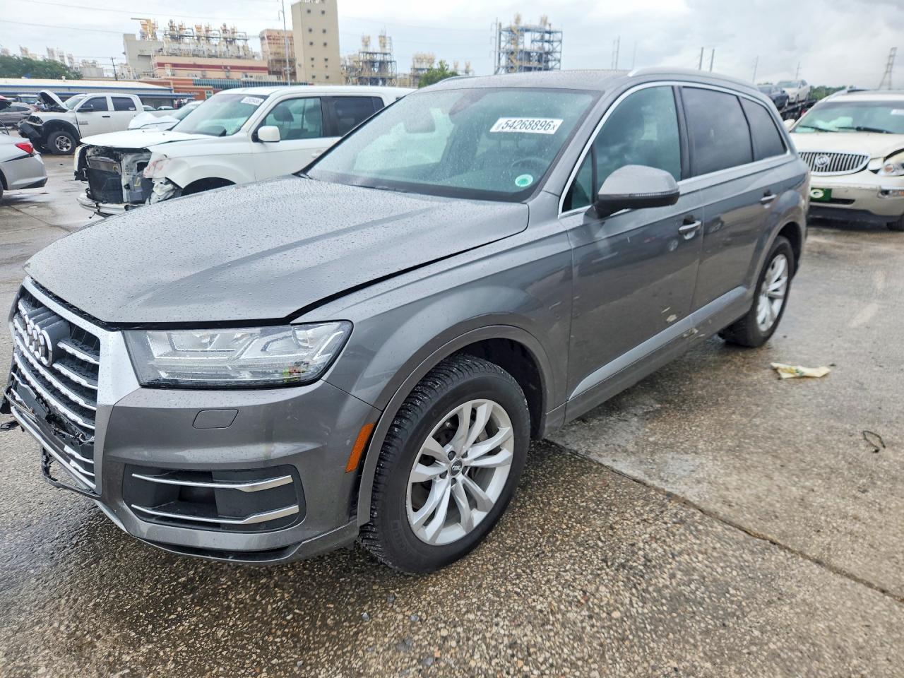 Salvage Audi Q7 Image