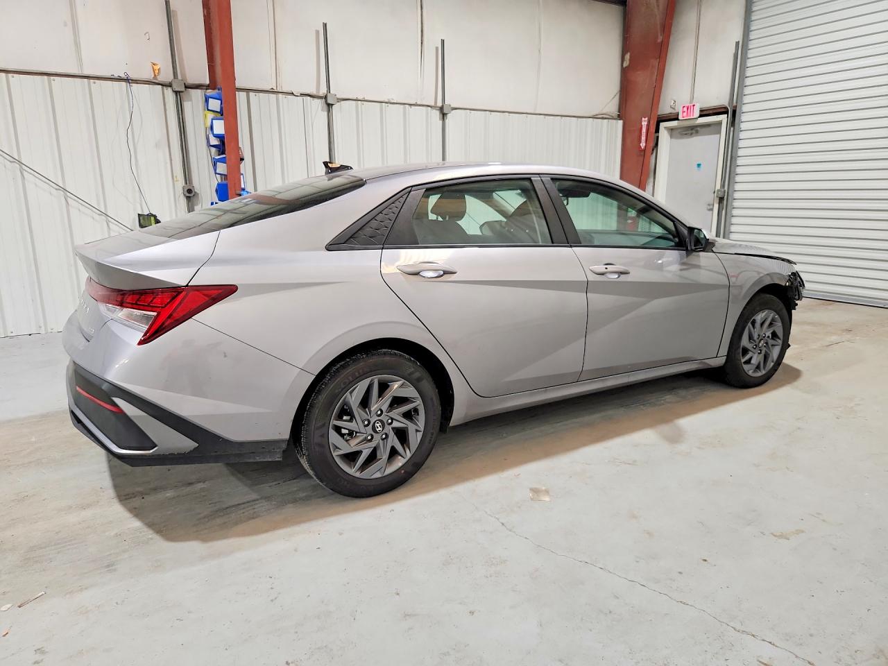 Hyundai ELANTRA Blue