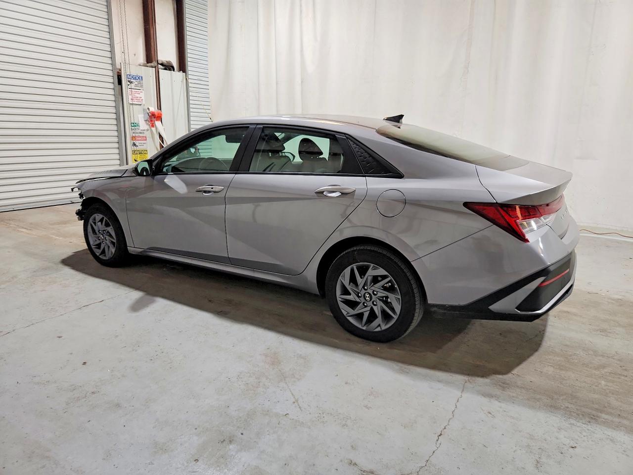 Hyundai ELANTRA Blue