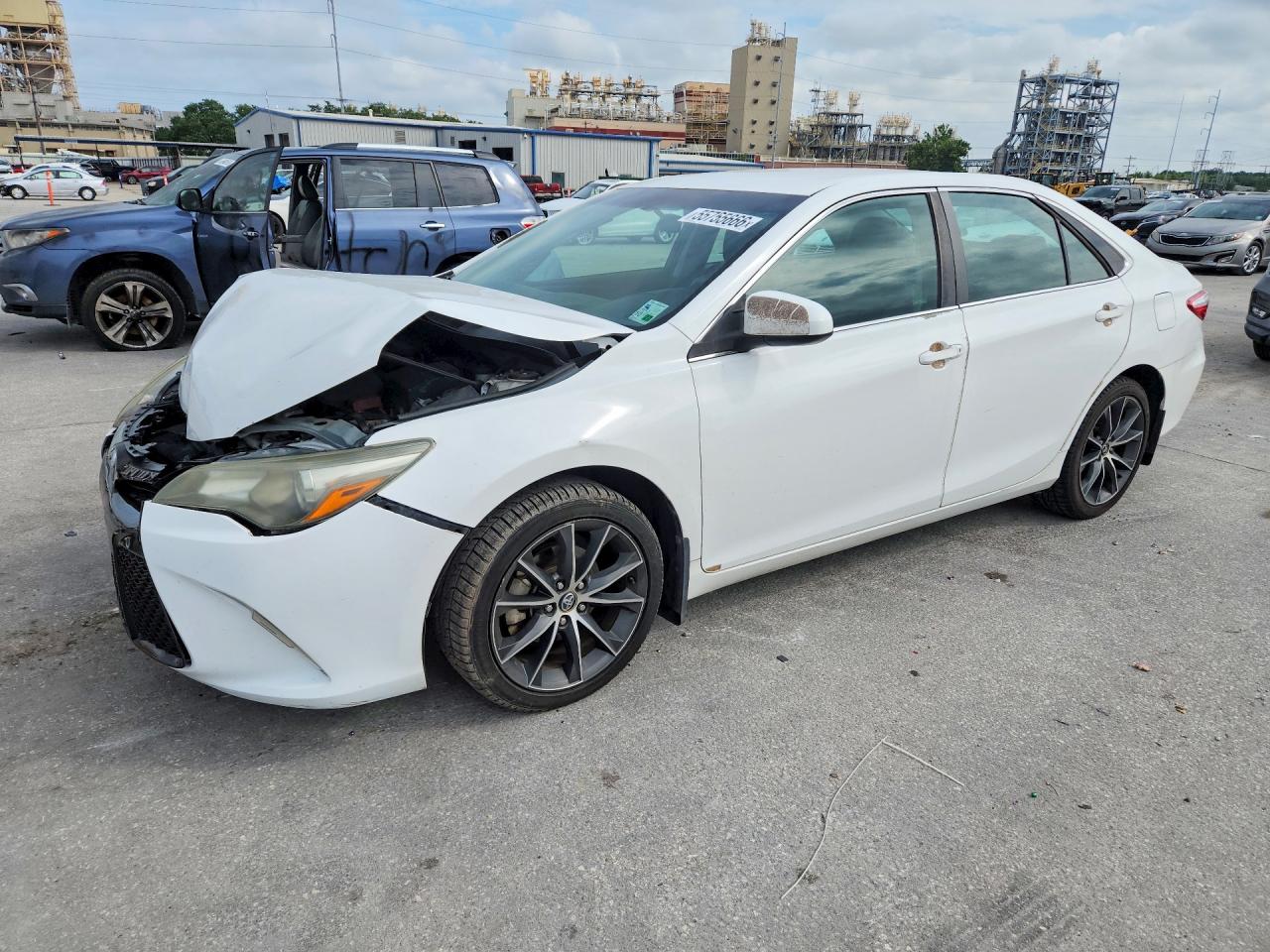 Salvage Toyota Camry Image