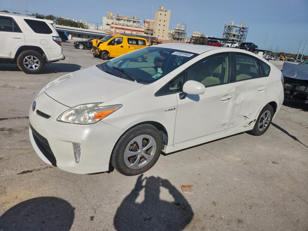 Salvage Toyota Prius Image