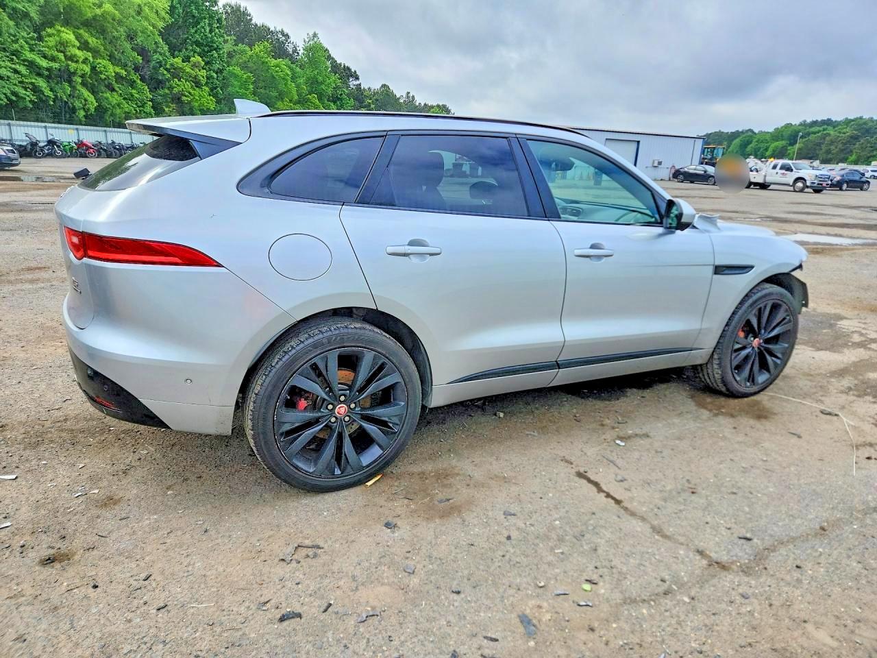 Jaguar F-PACE S