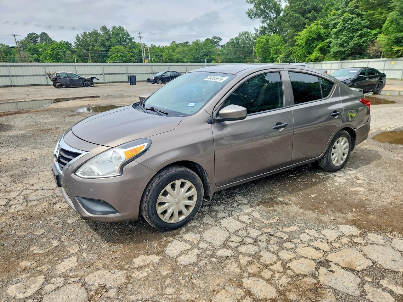 Salvage Nissan Versa Image