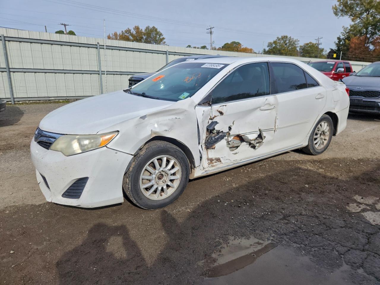 Salvage Toyota Camry Image