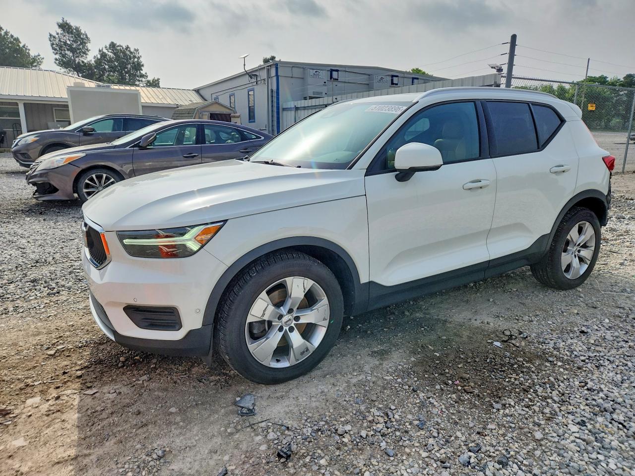 Salvage Volvo XC40 Image
