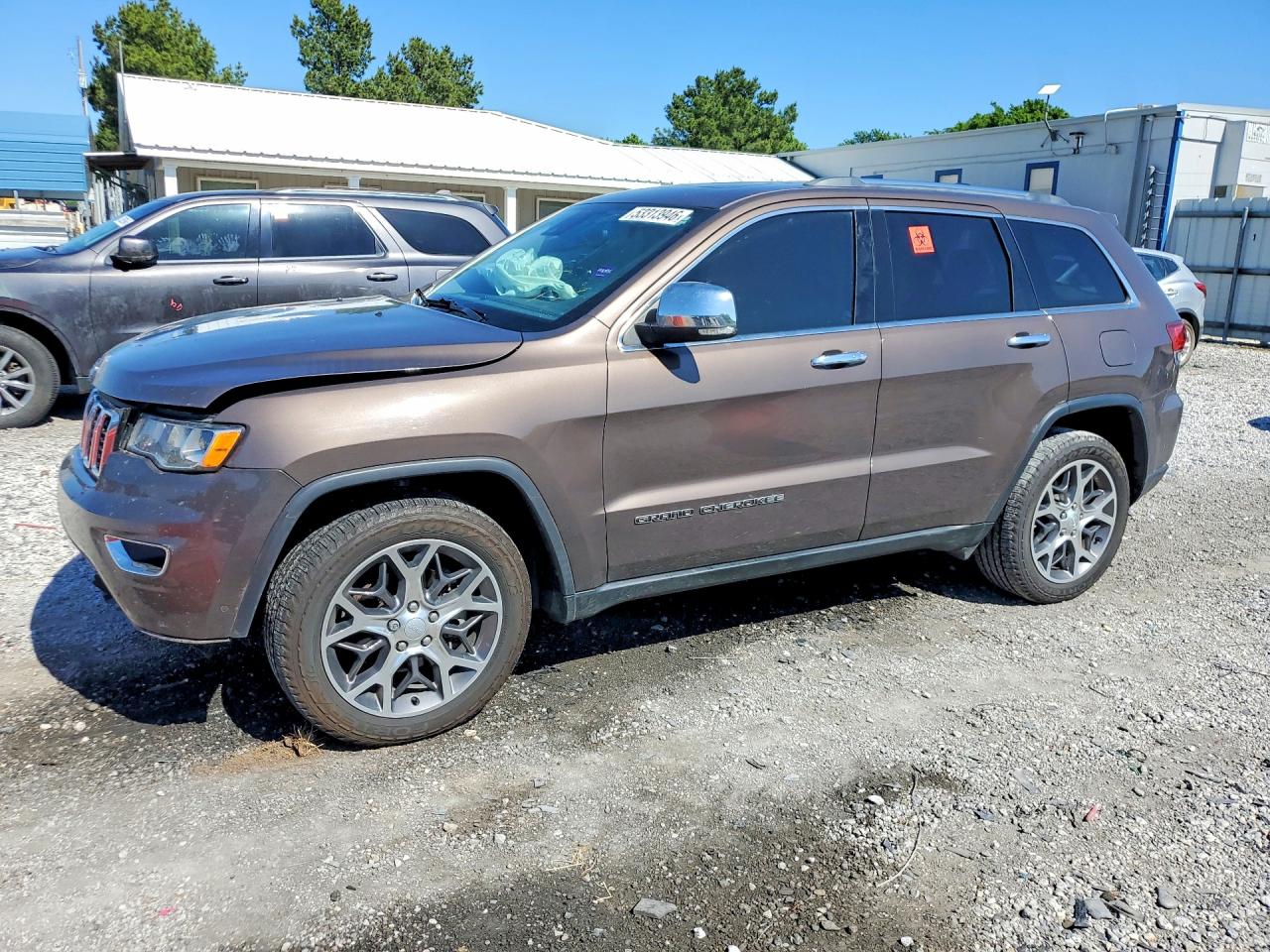 Salvage Jeep Cherokee Image