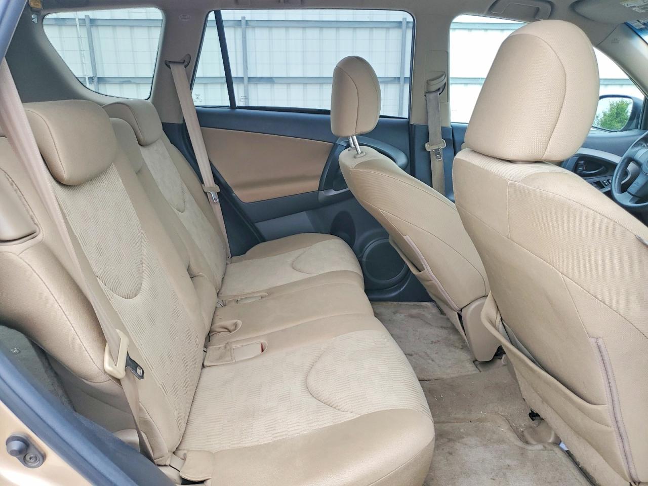 Toyota RAV4 Base