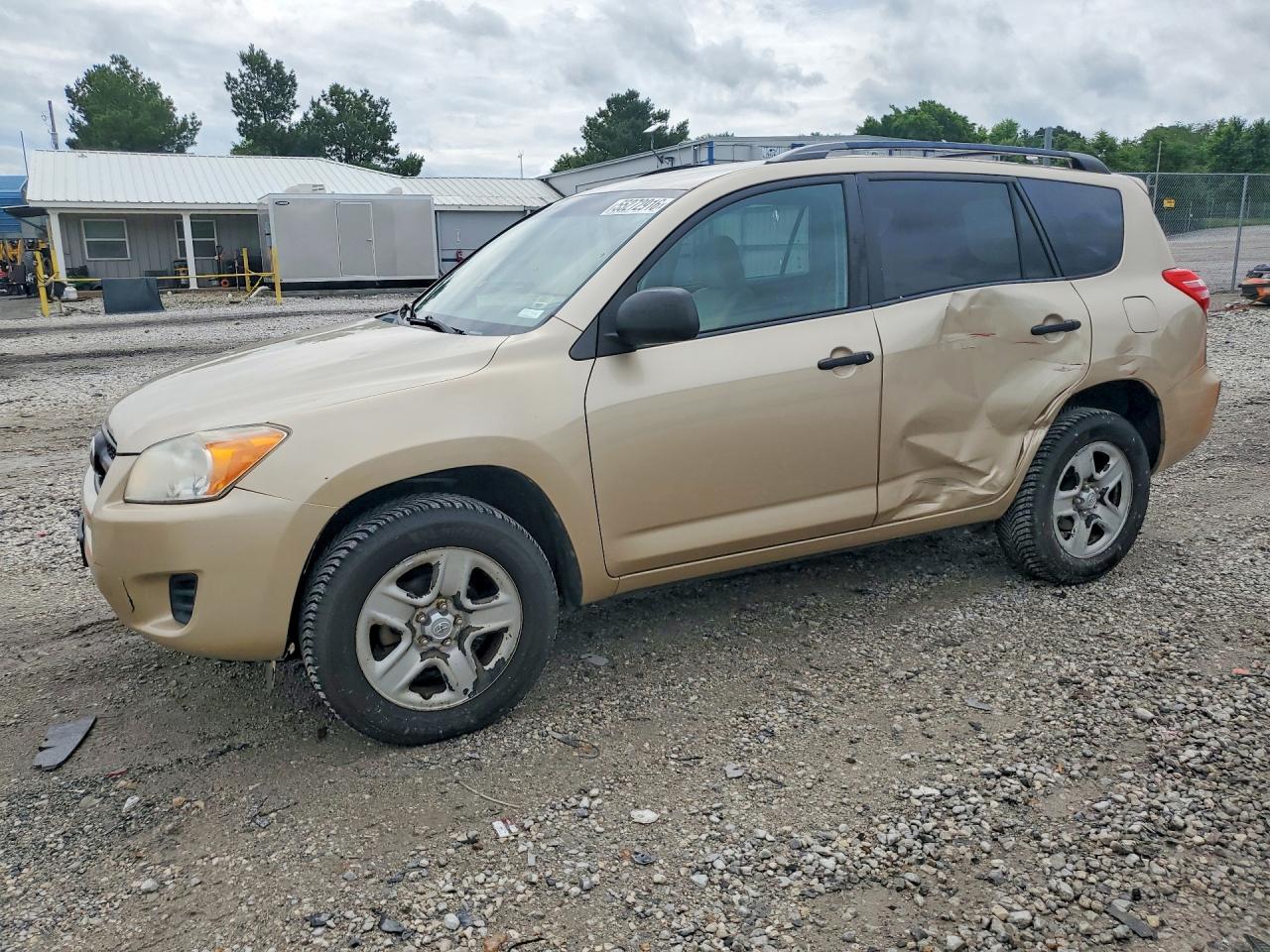 Salvage Toyota RAV4 Image