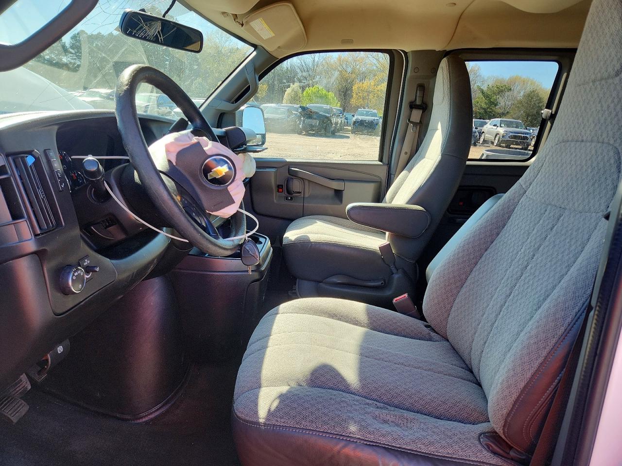 Chevrolet Express Lt