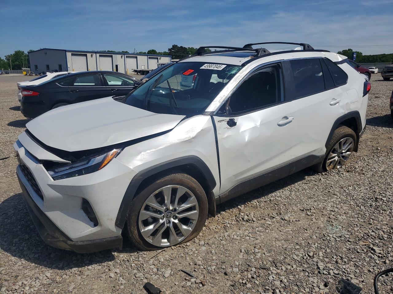 Salvage Toyota RAV4 Image