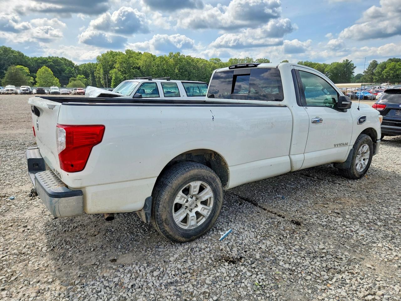 Nissan Titan Sv