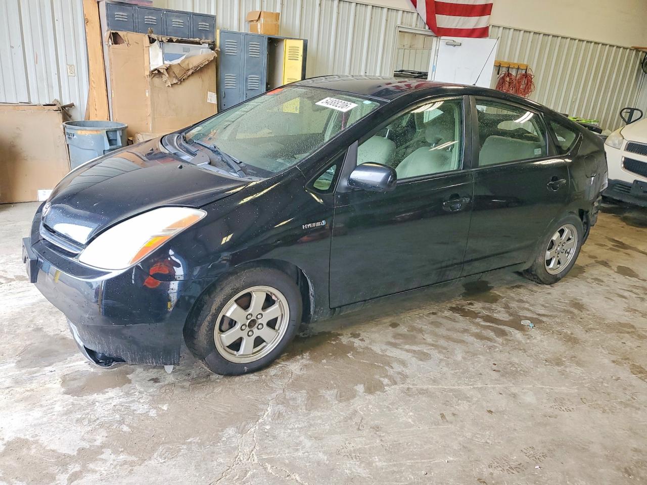 Salvage Toyota Prius Image