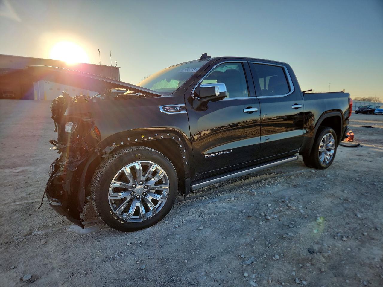 Salvage GMC Sierra Image