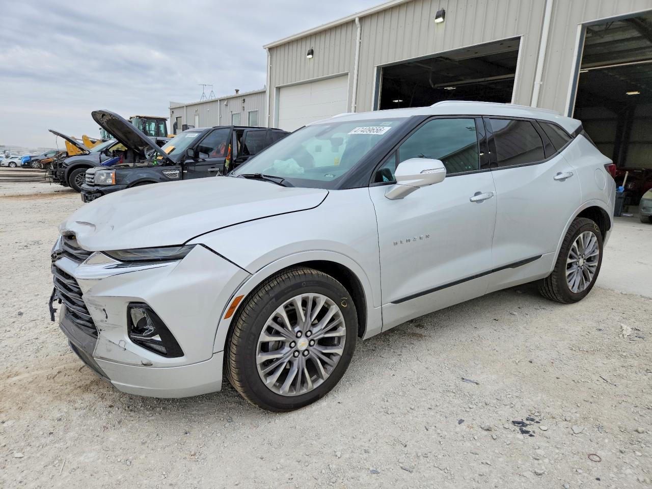 Salvage Chevrolet Blazer Image
