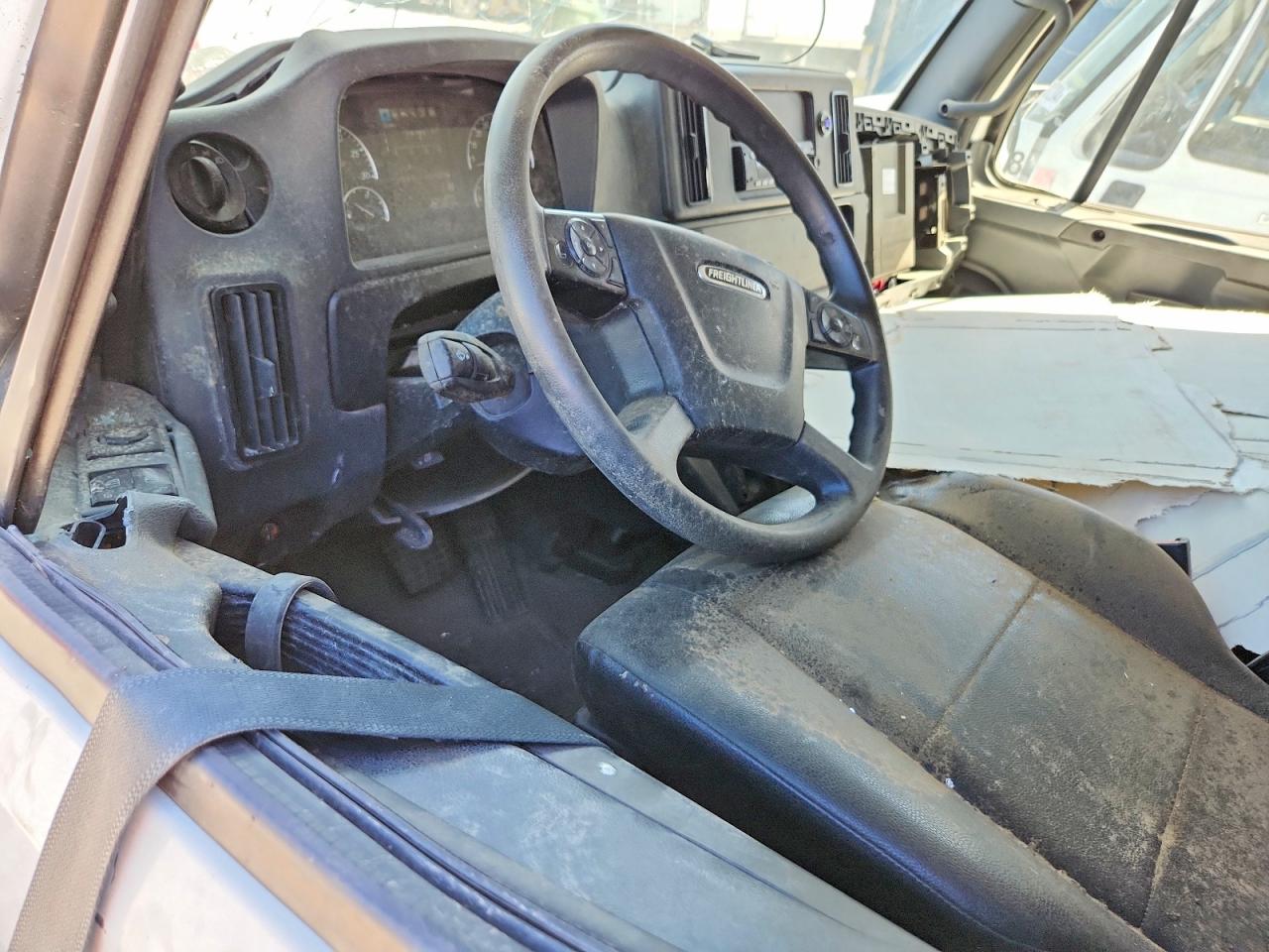 Freightliner M2